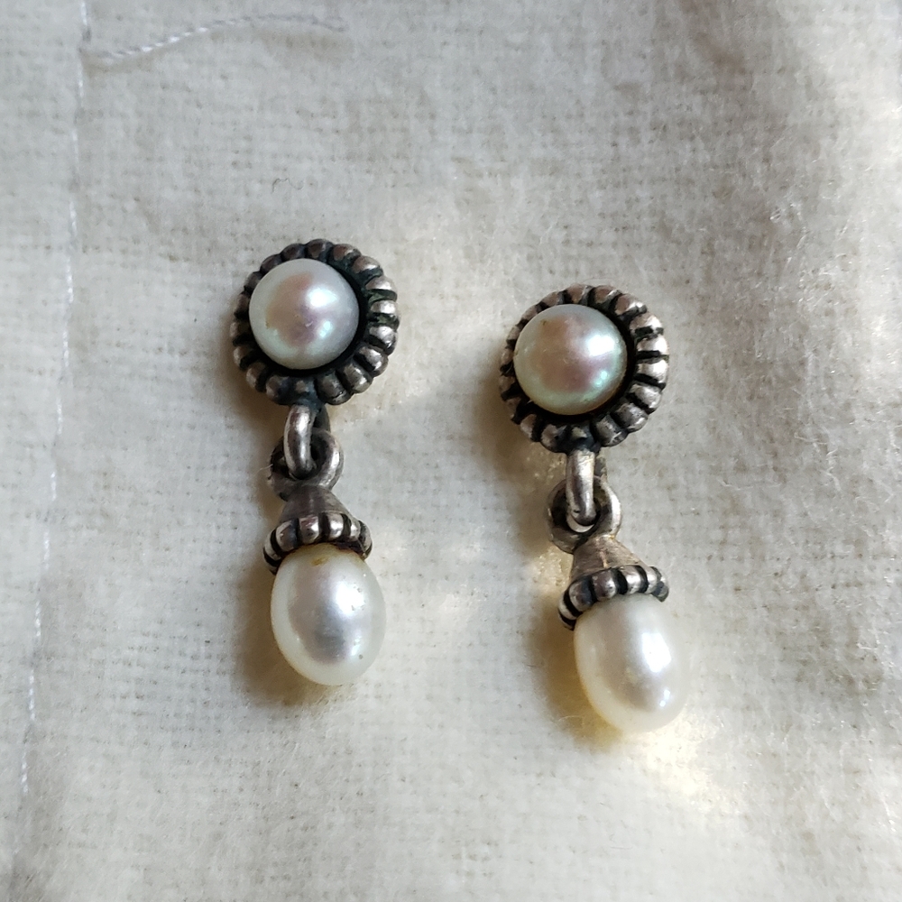James Avery Vintage Cultured Pearl Drop earrings